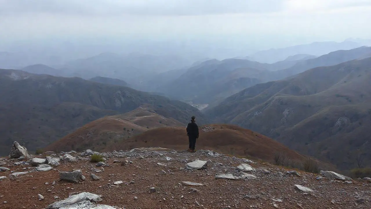 Paisaje montañoso, amplio y sereno